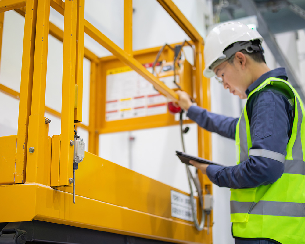 Operate-MEWPs-(Mobile-Elevated-Work-Platforms)-Sized Operate-MEWPs-Mobile-Elevated-Work-Platforms